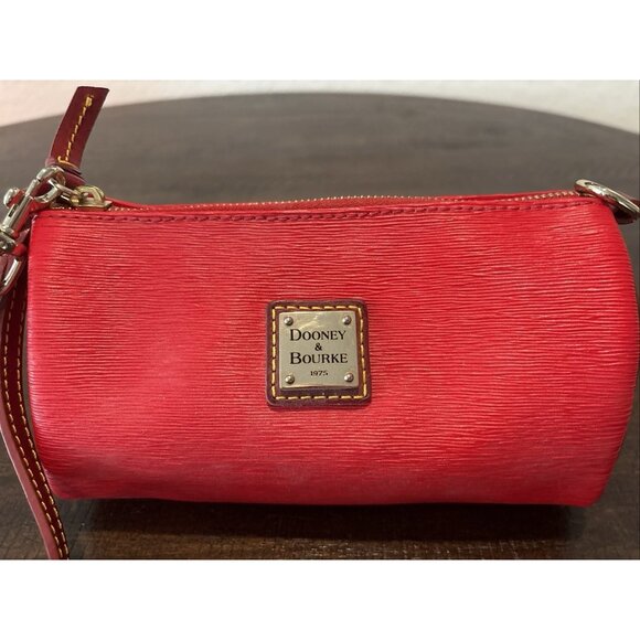 New DOONEY & BOURKE~Medium Zip Around Wallet Wristlet~RED 8 x 4” - Picture 1 of 8